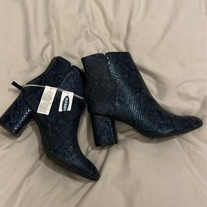 Brand new Old Navy blue snake skin boots
